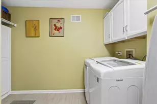 616 Edinburgh Ln, Prospect Heights, IL 60070 - Photo 18