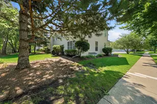 2759 Sheridan Ct, Naperville, IL 60563 - Photo 4
