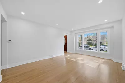 6332 N Mobile Avenue, Chicago, IL 60646 - Photo 2