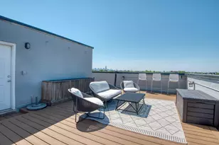 2211 W Roscoe St, Chicago, IL 60618 - Photo 22