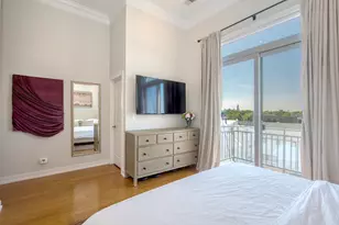 2211 W Roscoe St, Chicago, IL 60618 - Photo 18