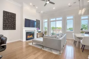 2211 W Roscoe St, Chicago, IL 60618 - Photo 2