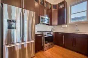 2211 W Roscoe St, Chicago, IL 60618 - Photo 8