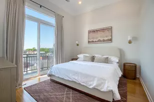 2211 W Roscoe St, Chicago, IL 60618 - Photo 16