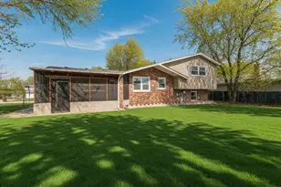 6151 Victoria Dr, Oak Forest, IL 60452 - Photo 2