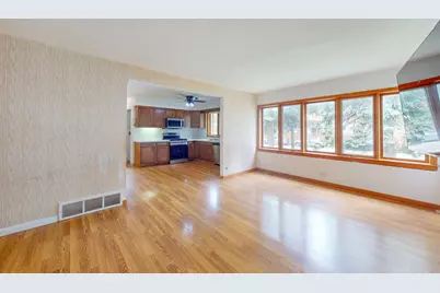 5539 Theobald Road, Morton Grove, IL 60053 - Photo 4