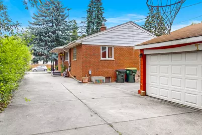 5539 Theobald Road, Morton Grove, IL 60053 - Photo 2