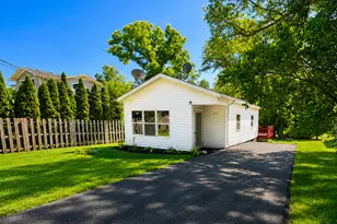 6415 N Shore Ave, Spring Grove, IL 60081 - Photo 1