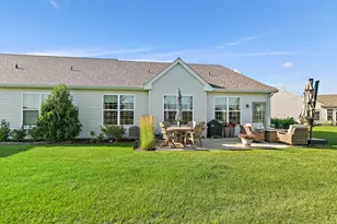 545 Autumn Cir, Pingree Grove, IL 60140 - Photo 24