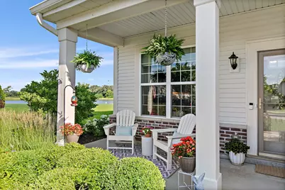 545 Autumn Circle, Pingree Grove, IL 60140 - Photo 2