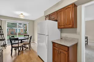 1393 W Shire Circle, Inverness, IL 60067 - Photo 6