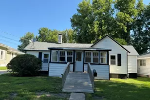 204 3rd St, Mendota, IL 61342 - Photo 1
