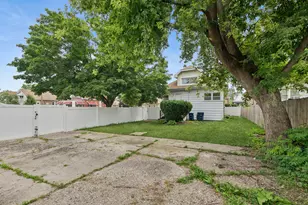 2100 S 10th Ave, Maywood, IL 60153 - Photo 22