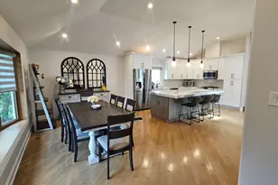 12817 S Surrey Ct, Palos Park, IL 60464 - Photo 2