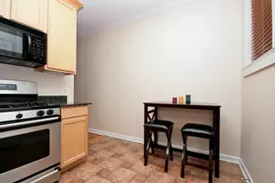 871 W Cornelia Ave, Chicago, IL 60657 - Photo 4