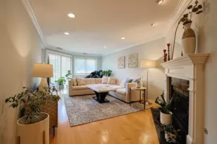 170 Manchester Dr, Buffalo Grove, IL 60089 - Photo 2
