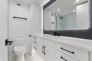 1030 N State St, Chicago, IL 60610 - Photo 20
