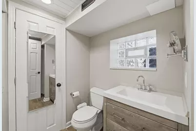 [Address not provided], Morton Grove, IL 60053 - Photo 32