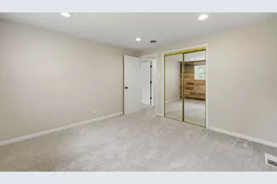 [Address not provided], Morton Grove, IL 60053 - Photo 28