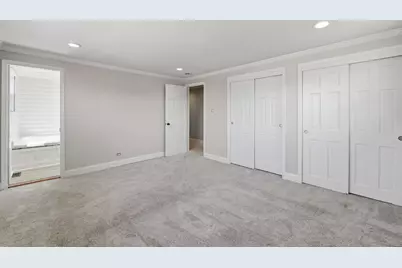 [Address not provided], Morton Grove, IL 60053 - Photo 24