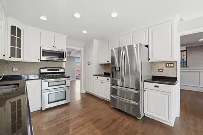 [Address not provided], Morton Grove, IL 60053 - Photo 8