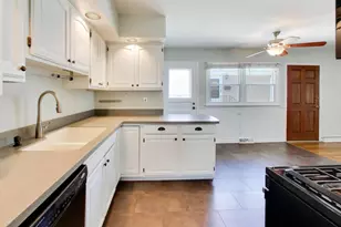 1326 S Dunton Ave, Arlington Heights, IL 60005 - Photo 8