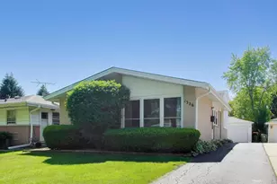 1326 S Dunton Ave, Arlington Heights, IL 60005 - Photo 1