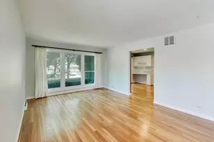 1326 S Dunton Ave, Arlington Heights, IL 60005 - Photo 2