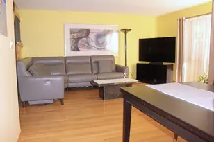 119 Saratoga Ct, Vernon Hills, IL 60061 - Photo 4