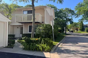 119 Saratoga Ct, Vernon Hills, IL 60061 - Photo 2