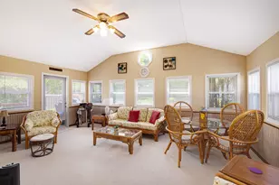 1080 Victoria Dr, Fox River Grove, IL 60021 - Photo 4
