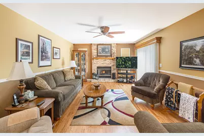 1080 Victoria Drive, Fox River Grove, IL 60021 - Photo 2