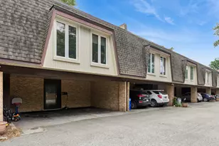 1835 Tanglewood Dr, Glenview, IL 60025 - Photo 1