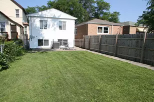 9042 S Emerald Ave, Chicago, IL 60620 - Photo 4