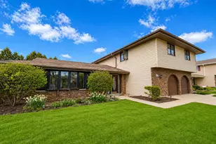 1106 Westfield Ln, Schaumburg, IL 60193 - Photo 1