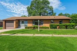 319 N Lord Ave, Carpentersville, IL 60110 - Photo 2