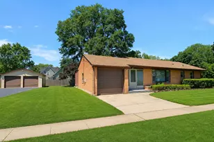 319 N Lord Ave, Carpentersville, IL 60110 - Photo 1