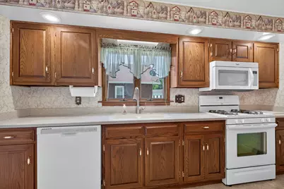 212 Sherman Street, Streator, IL 61364 - Photo 10