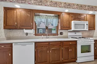 212 Sherman St, Streator, IL 61364 - Photo 10