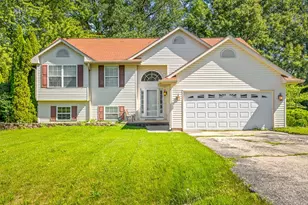 212 Rochester Rd, Poplar Grove, IL 61065 - Photo 2