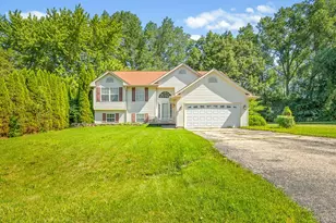 212 Rochester Rd, Poplar Grove, IL 61065 - Photo 4