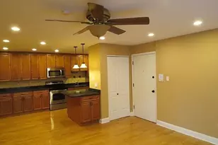 10508 S Highland Ave, Worth, IL 60482 - Photo 4