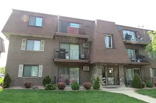10508 S Highland Ave, Worth, IL 60482 - Photo 1