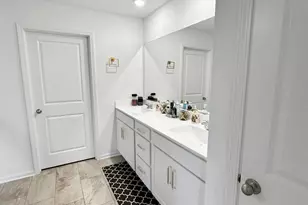 765 Kentshire Cir, Elgin, IL 60124 - Photo 16