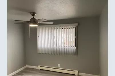 437 E Marion Street #2E, Princeton, IL 61356 - Photo 6