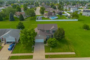 526 Gipp Dr, Manteno, IL 60950 - Photo 2
