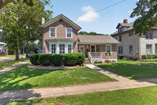 702 Pearl St, Ottawa, IL 61350 - Photo 1