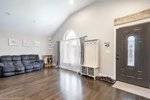 3525 N Pioneer Ave, Chicago, IL 60634 - Photo 6