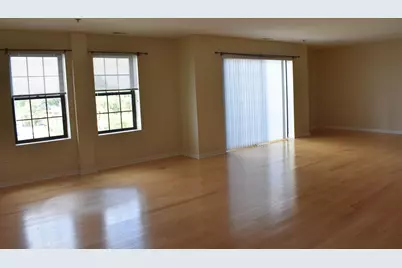 8255 Skokie Boulevard #501, Skokie, IL 60077 - Photo 4