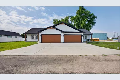 902 W South Street, Lexington, IL 61753 - Photo 2